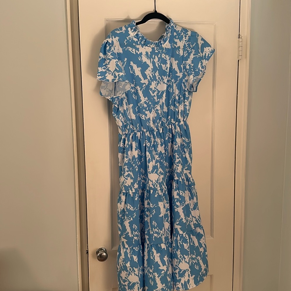 Worn once. Sunday Up blue and white midi dress. Size L